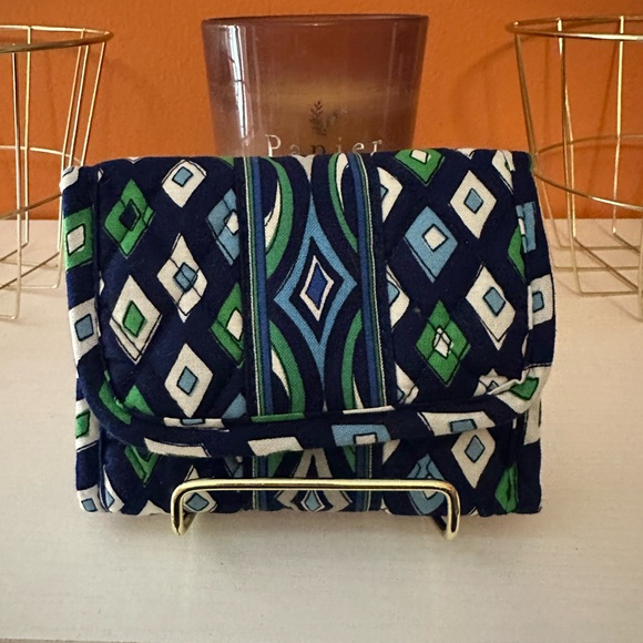 VERA BRADLEY Poxket Wallet in “Moaaic” Print(NWOT) - Picture 1 of 6